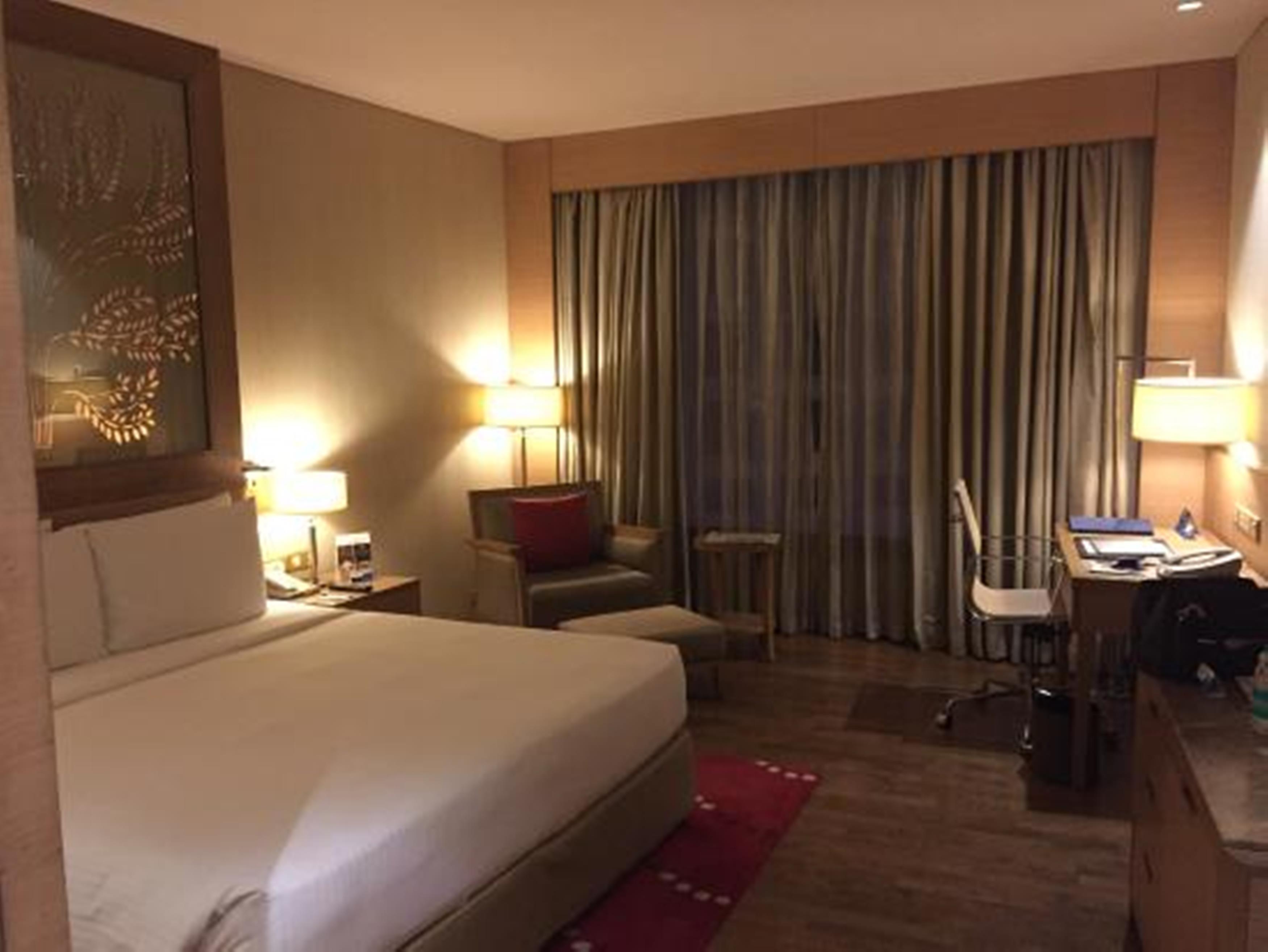 โรงแรมเรดิสันบลู นิวเดลี ทวาร์กา ภายนอก รูปภาพ A room at the hotel