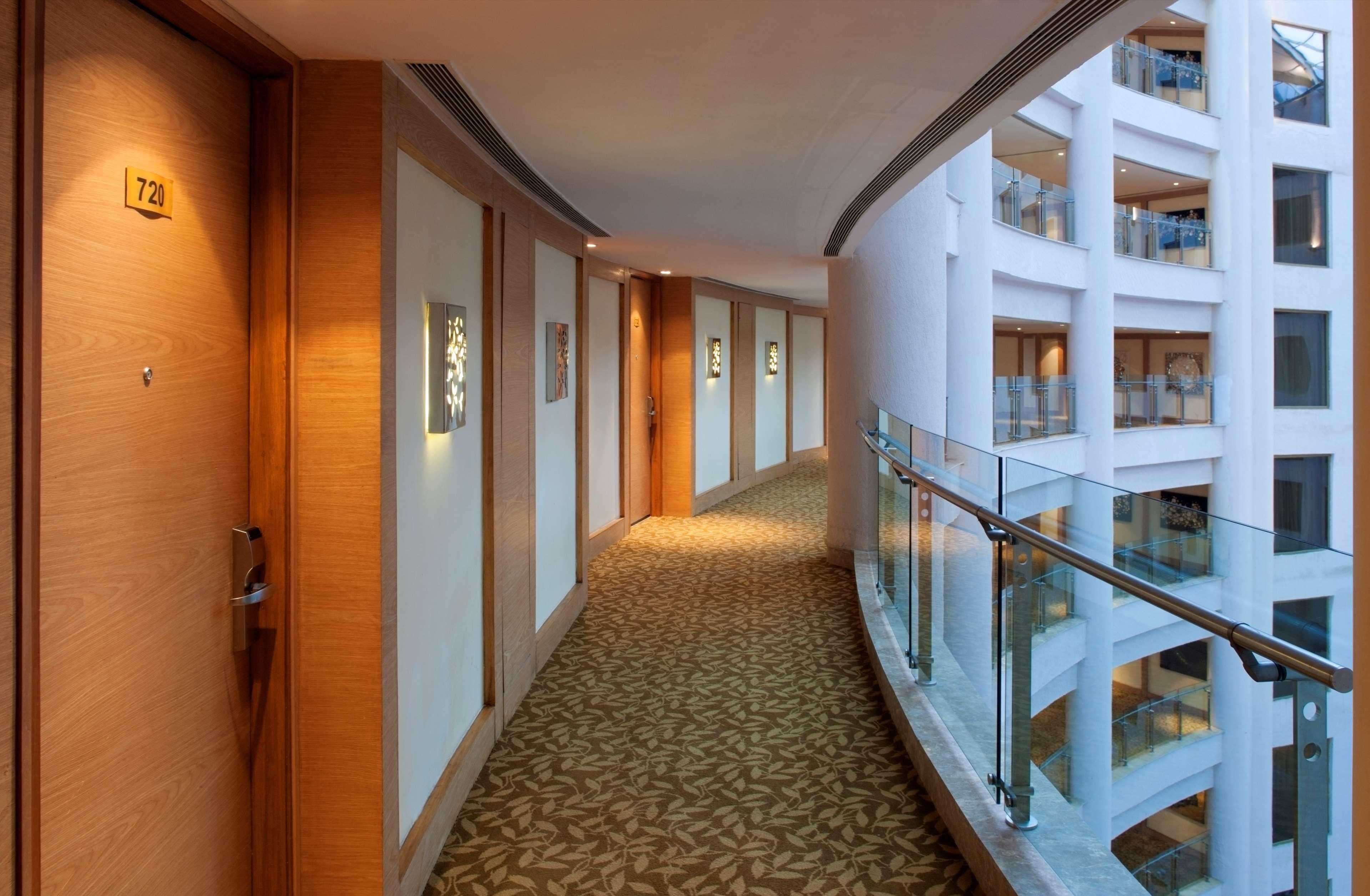 โรงแรมเรดิสันบลู นิวเดลี ทวาร์กา ภายใน รูปภาพ A corridor