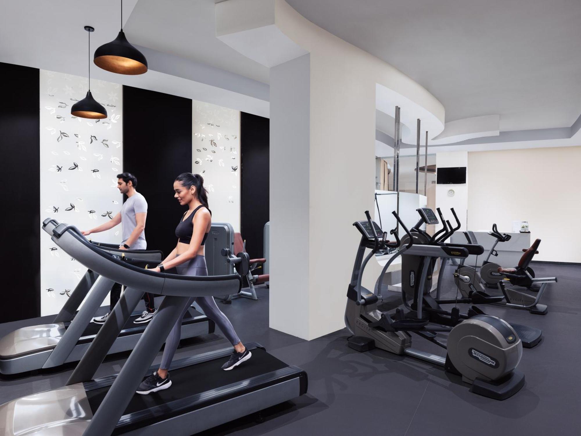 โรงแรมเรดิสันบลู นิวเดลี ทวาร์กา ภายนอก รูปภาพ The gym at the hotel