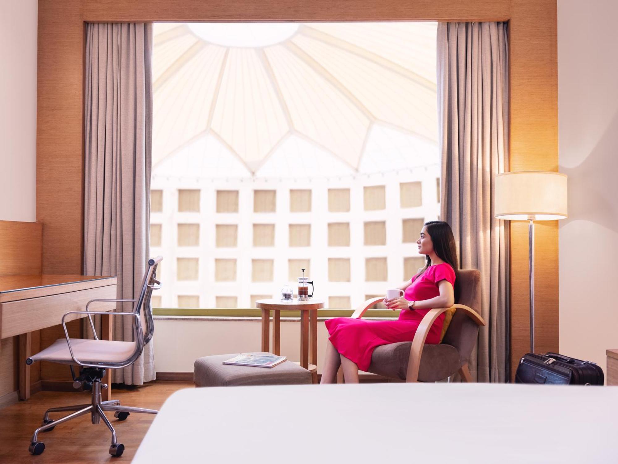 โรงแรมเรดิสันบลู นิวเดลี ทวาร์กา ภายนอก รูปภาพ A room at the hotel
