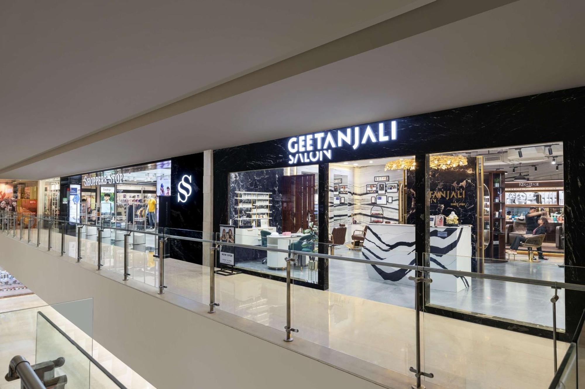 โรงแรมเรดิสันบลู นิวเดลี ทวาร์กา ภายนอก รูปภาพ Geetanjali Salon