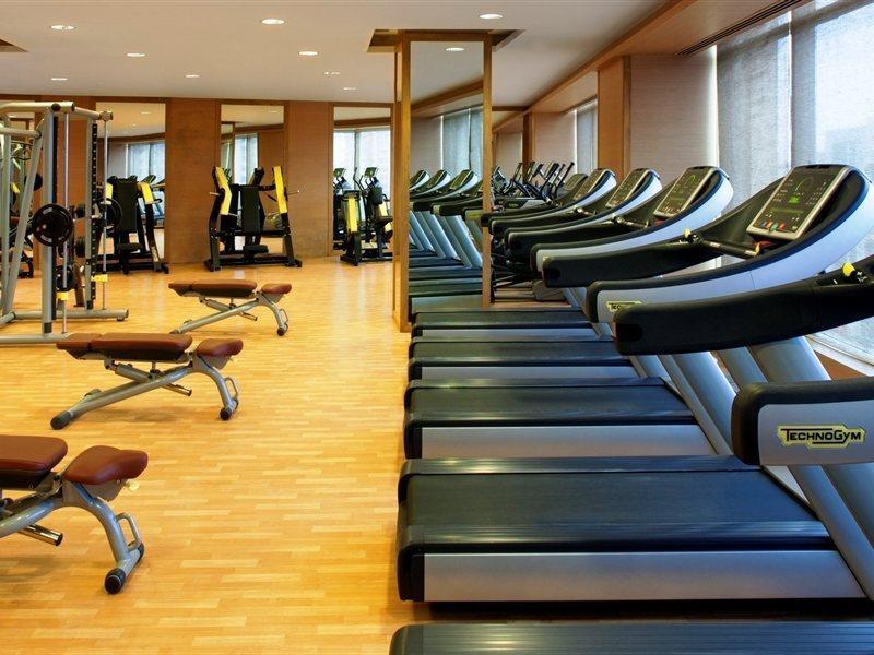 โรงแรมเรดิสันบลู นิวเดลี ทวาร์กา ภายนอก รูปภาพ The gym at the hotel